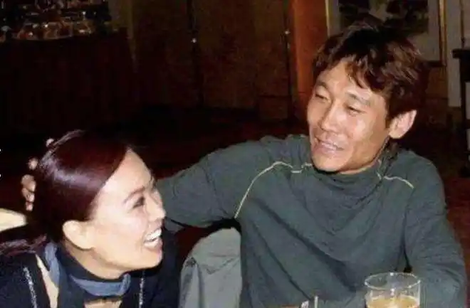成龙的巅峰时刻是哪部电影_成龙的职业生涯：高峰与挑战_成龙巅峰