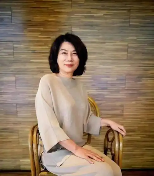 董明珠遭停职审查谣言，格力迅速回应彰显其气场