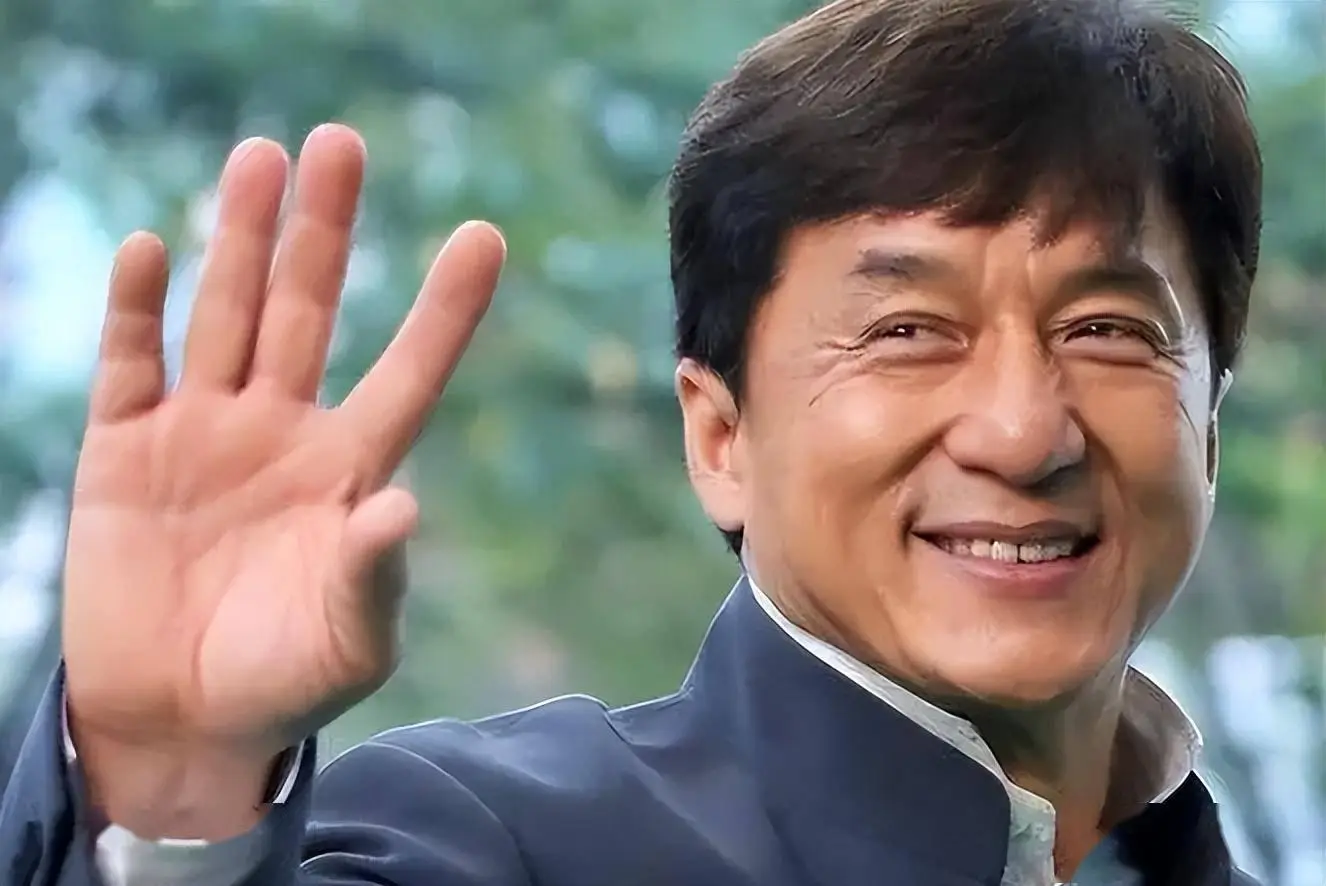 成龙的成就与社会影响_成龙的经历对我的影响_成龙对社会的贡献