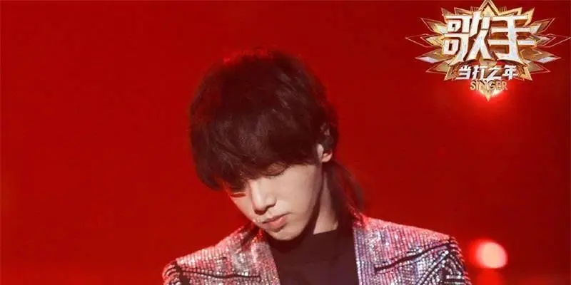 华晨宇舞台风格_评华晨宇_华晨宇的表演风格得到乐坛新一代的认可