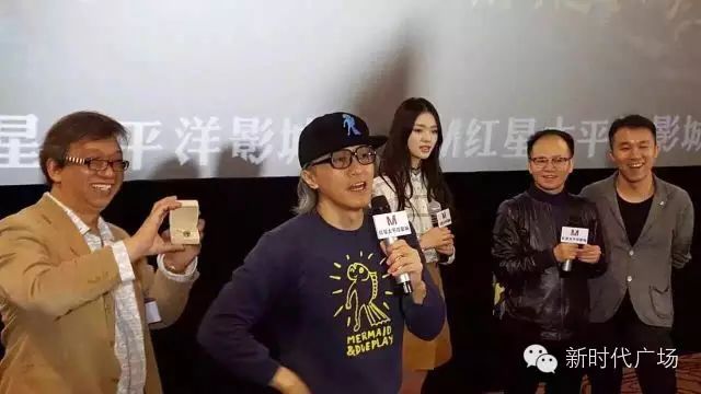 周星驰和粉丝互动视频_周星驰见面迷丝影粉故事梗概_周星驰的影迷见面会与粉丝故事
