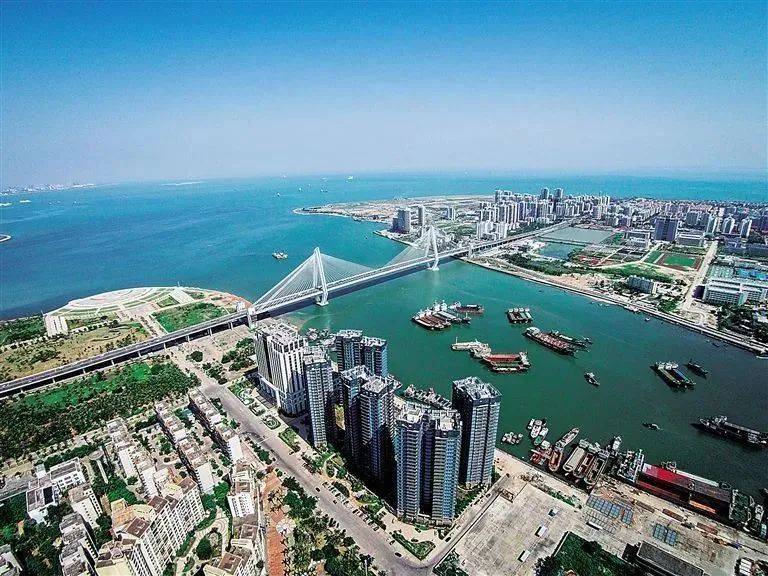 琼港澳服务业合作示范园区_海南推动琼港澳台经济合作的政策生态，分析其可行性与影响_海南港澳资讯推荐股票