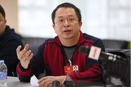 区块链的透明性体现在哪_区块链透明的杯子_解析区块链技术的安全性：数字货币是如何实现去中心化与透明交易的