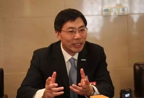 区块链的透明性体现在哪_解析区块链技术的安全性：数字货币是如何实现去中心化与透明交易的_区块链透明的杯子