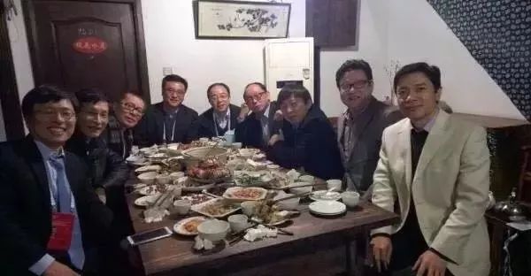 人际网络_网络人际交往的利与弊_丁磊的人际网络与商业关系