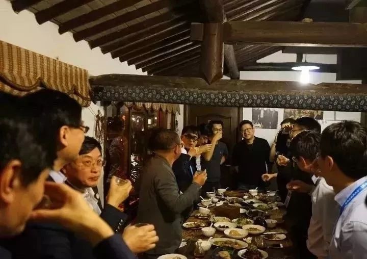 网络人际交往的利与弊_丁磊的人际网络与商业关系_人际网络