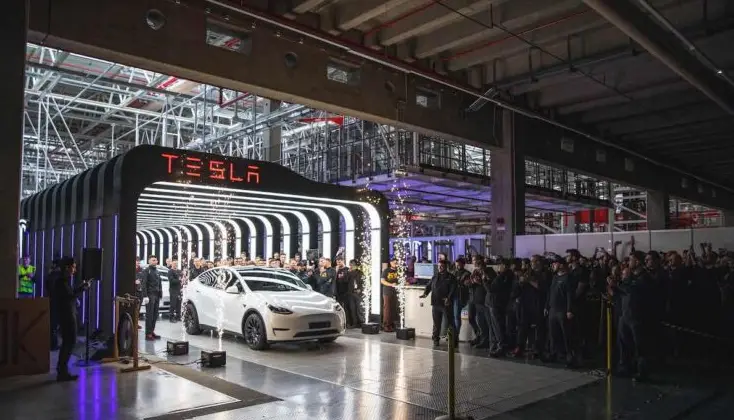 特斯拉Model Y全球销量逆袭:RAV4和卡罗拉市场表现疲软,2022年三大市场数据分析