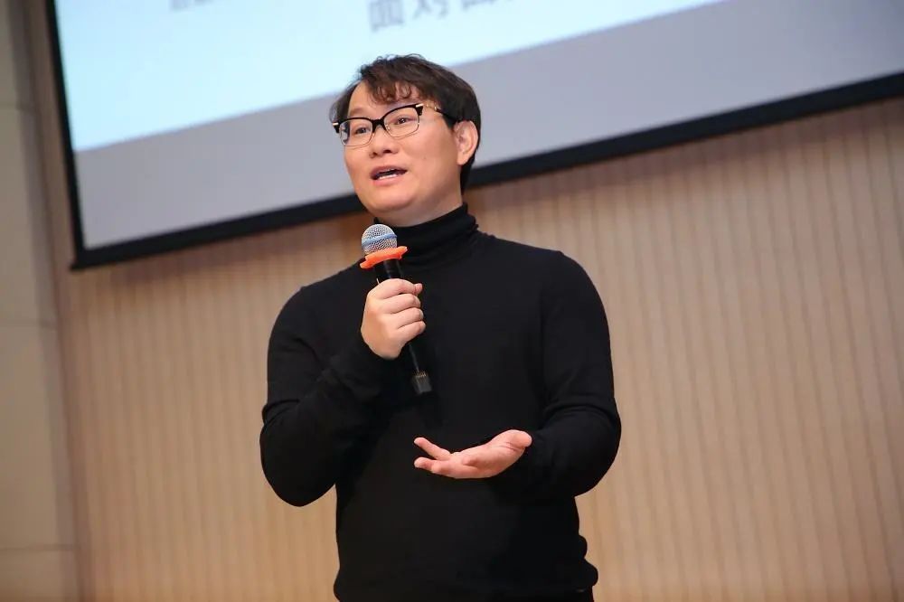 火币二号人物朱嘉伟被警方带走调查，涉嫌洗钱和资金外逃，平台币HT大跌超5%