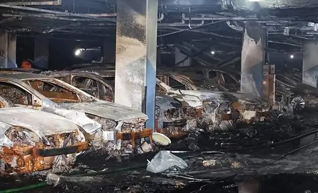 乘联会数据显示燃油车环比增速超电动汽车 宝马降价推动市场变化