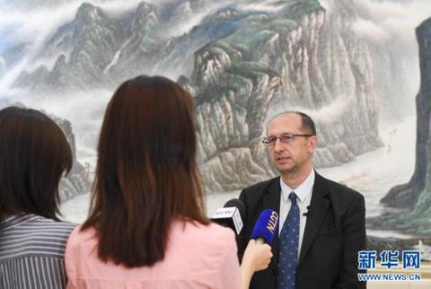 美方单边主义打压中国企业引外方人士担忧 呼吁中美平等对话协商