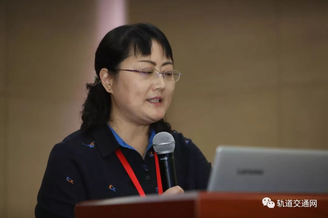 如何通过token应用参与各类线上活动与研讨会，拓宽视野并提高投资技能。_拓展视野提升_拓宽视野思路